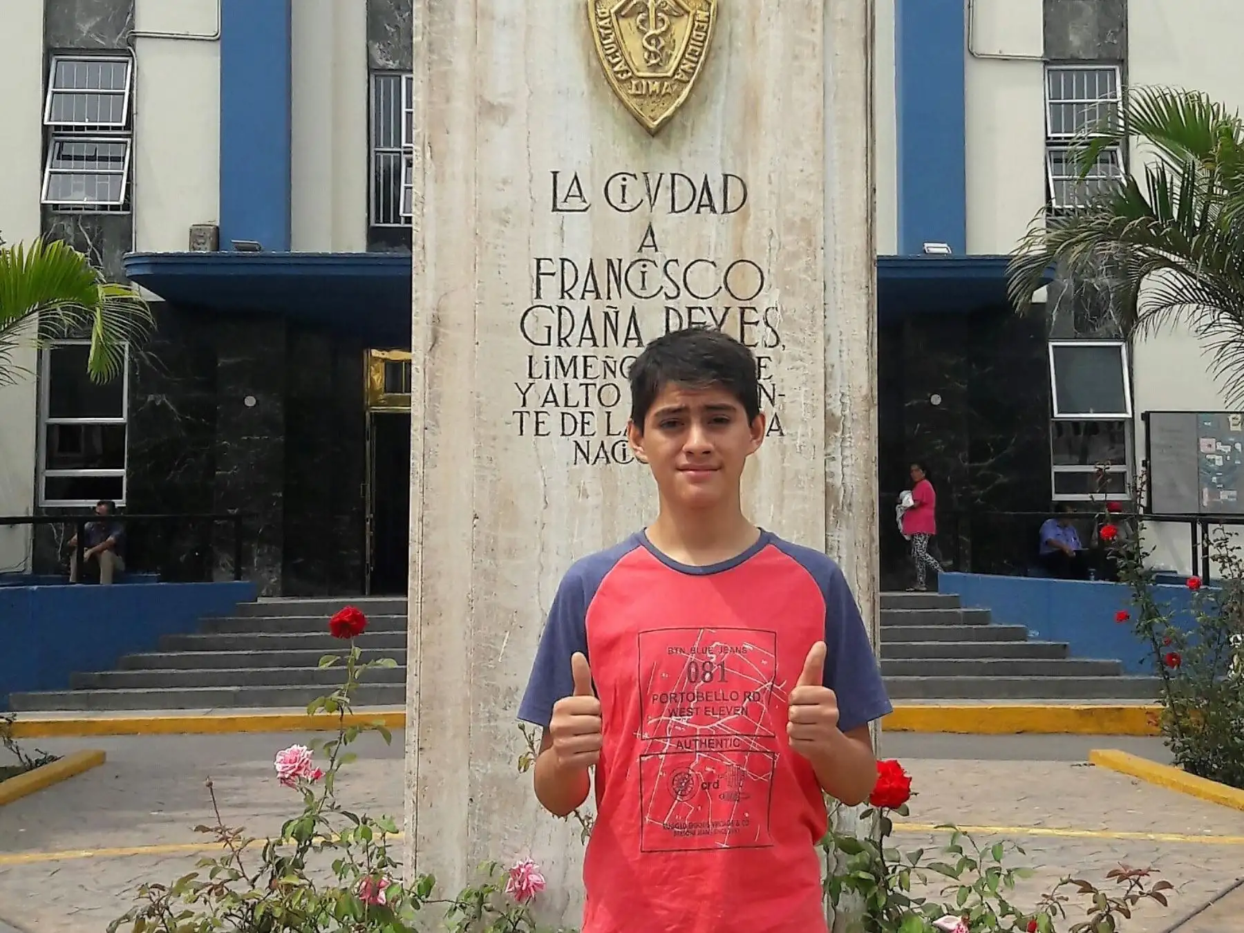 Menor afectado por ameba "Comecerebros" está sano y regresó al colegio gracias a la labor destacada de profesionales del hospital Almenara.