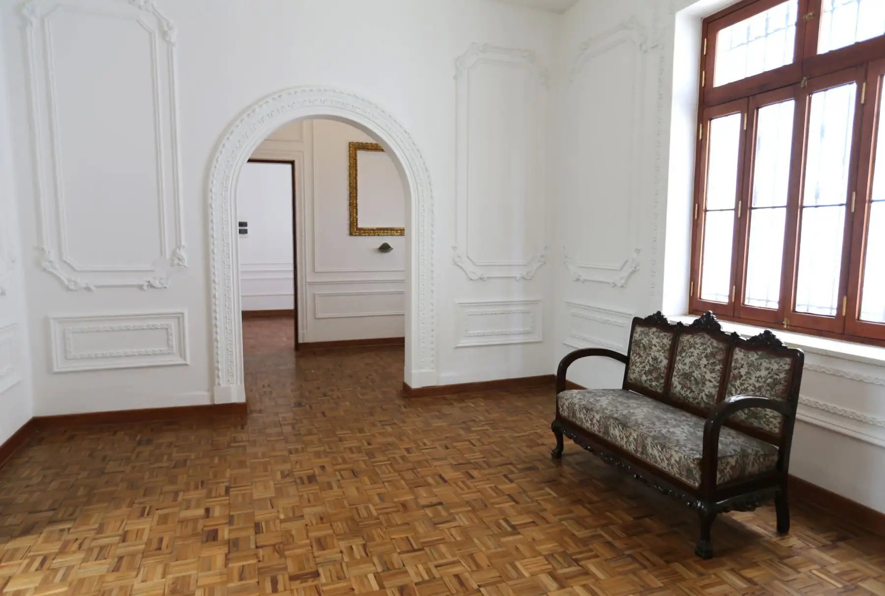 Casa Suárez, en Miraflores, tiene un  peculiar parecido al Palacio de Gobierno. Foto: ANDINA/Norman Córdova.