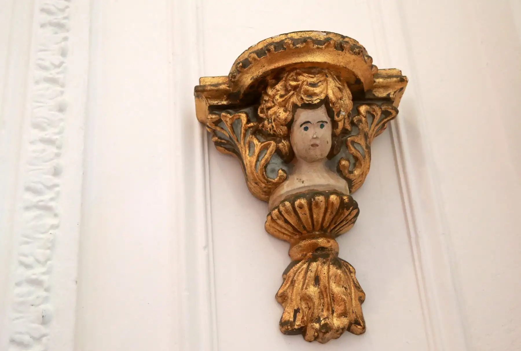 Casa Suárez, en Miraflores, tiene un  peculiar parecido al Palacio de Gobierno. Foto: ANDINA/Norman Córdova.