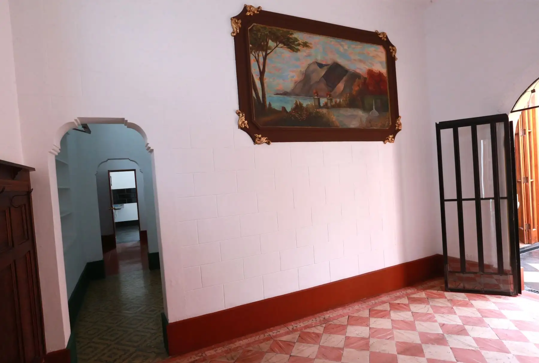 Casa Suárez, en Miraflores, tiene un  peculiar parecido al Palacio de Gobierno. Foto: ANDINA/Norman Córdova.