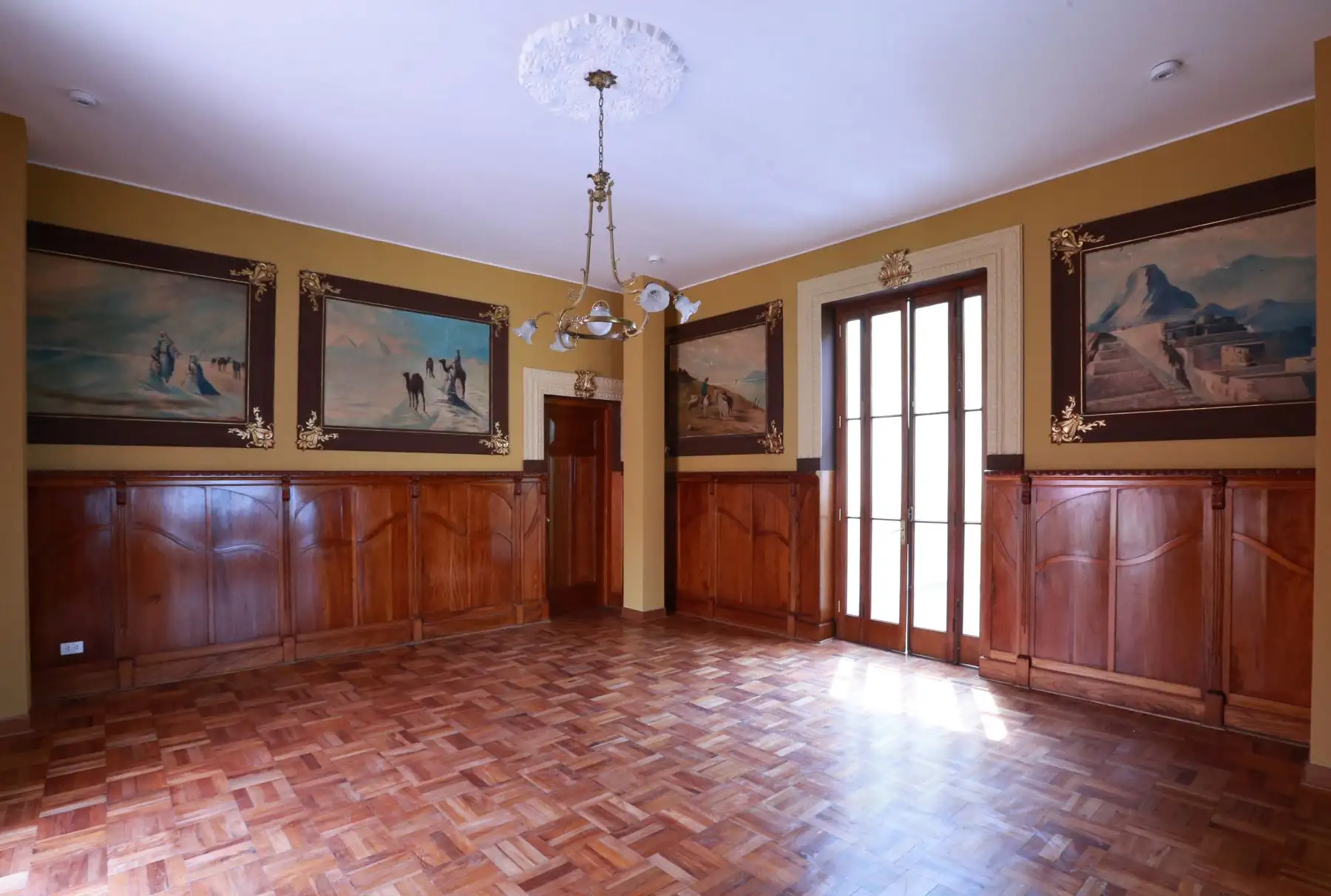 Casa Suárez, en Miraflores, tiene un  peculiar parecido al Palacio de Gobierno. Foto: ANDINA/Norman Córdova.