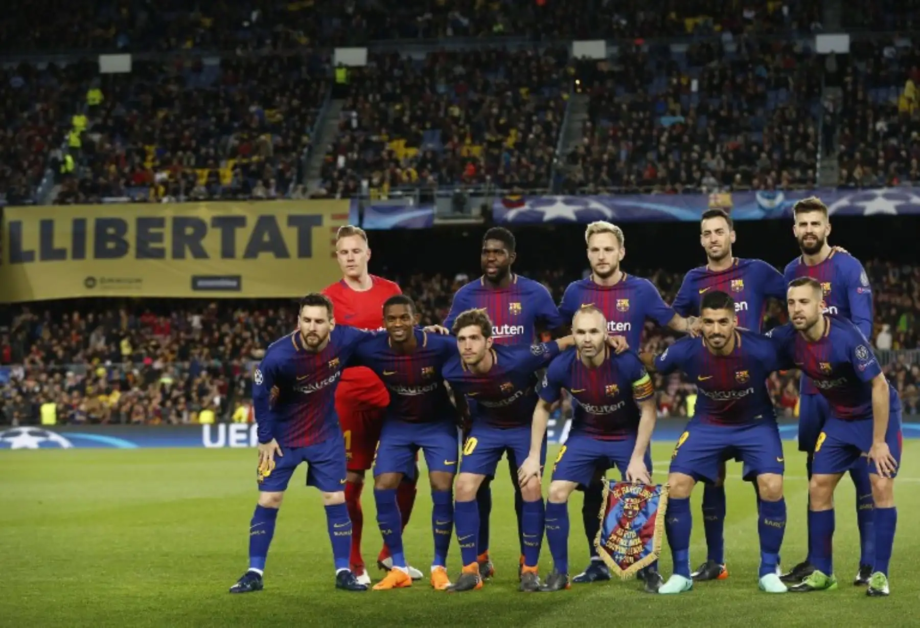 Foto antes del partido de fútbol de cuartos de final de la UEFA Champions League entre el FC Barcelona y AS Roma en el Camp Nou Stadium, en Barcelona. Foto: AFP