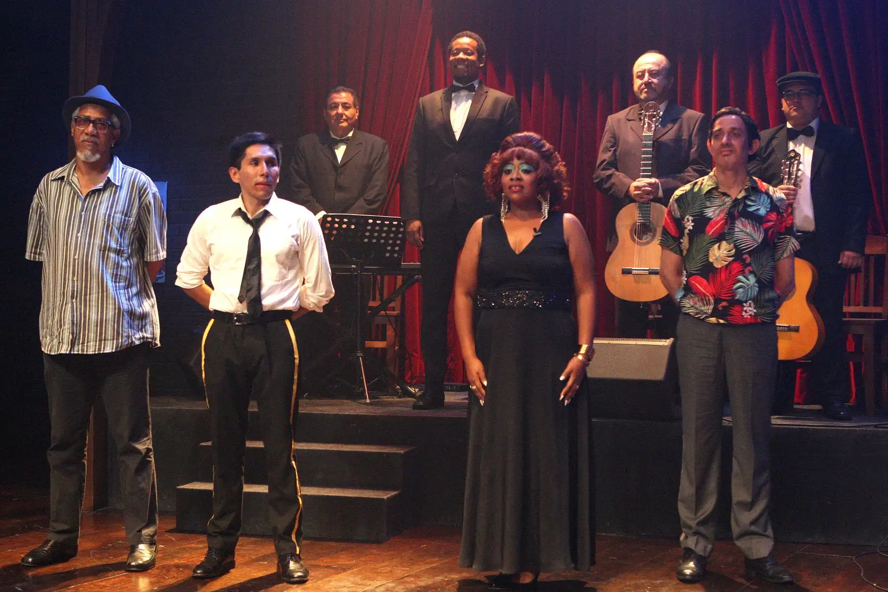 Obra teatral sobre Lucha Reyes "Sin decirte adiós",de Eduardo Adrianzén, dirigida por Rómulo Assereto y protagonizada por Anaí Padilla, Christian Ysla, Américo Zúñiga, Martín Martínez, Diego Santana, Willy Terry, Pierr Padilla, José Terry y Juan Alberto Córdova. Foto: ANDINA/Héctor Vinces.
