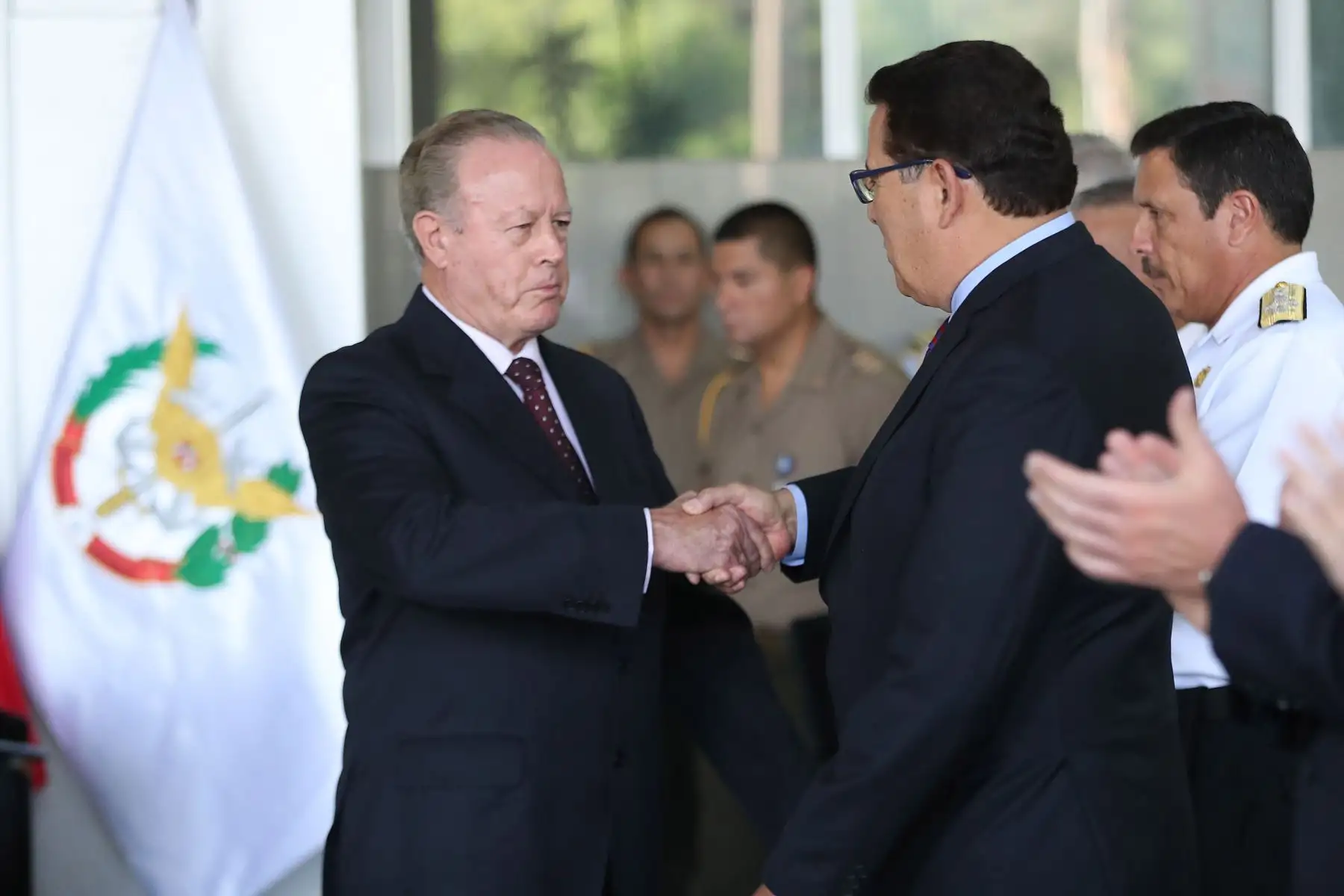 Ministro de Defensa, José Huerta, se presentó ante el personal civil y militar del ministerio. Foto: ANDINA/Ministerio de Defensa.