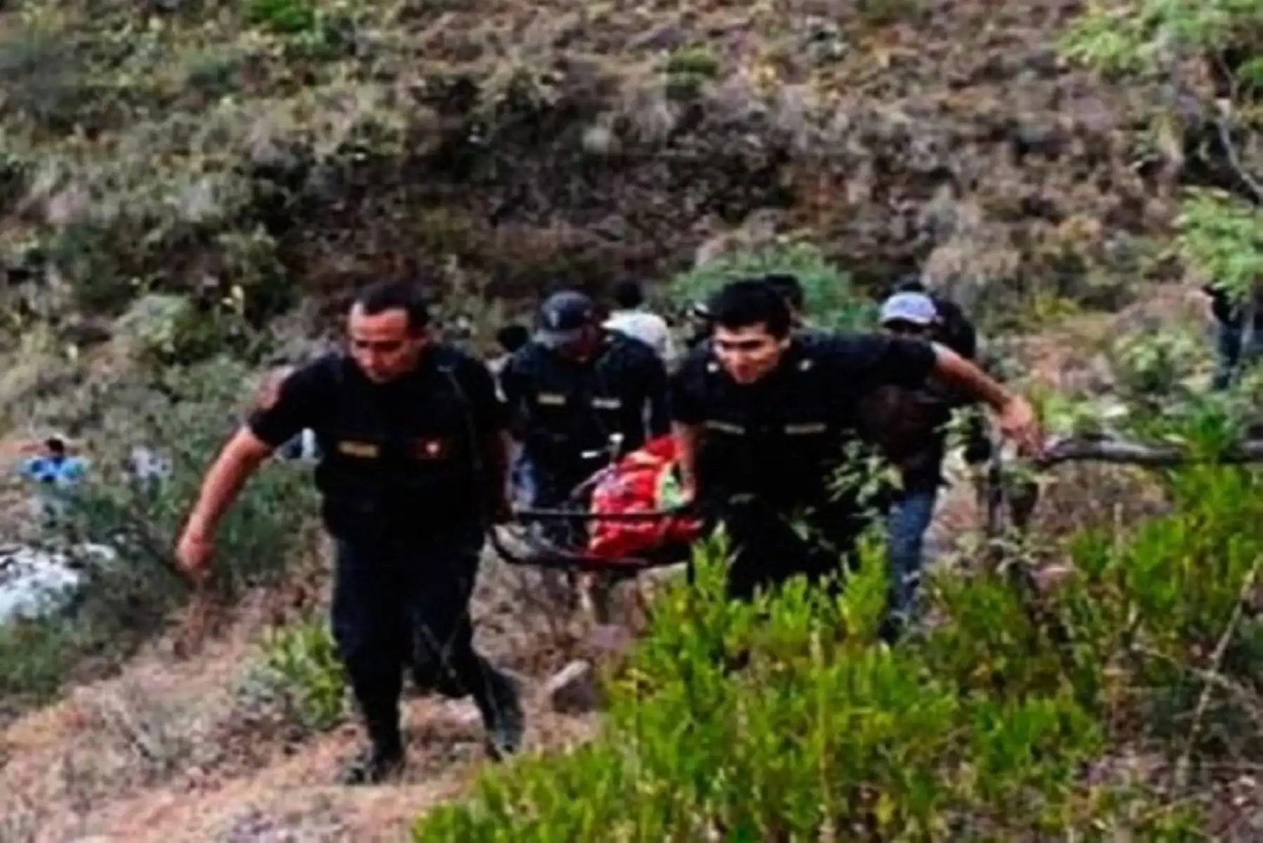 Las víctimas fueron identificadas como Milushka Marisella Pacheco Colquicocha (29) y Vincer Quispe Reyes (23), ayudante de guía de turismo.