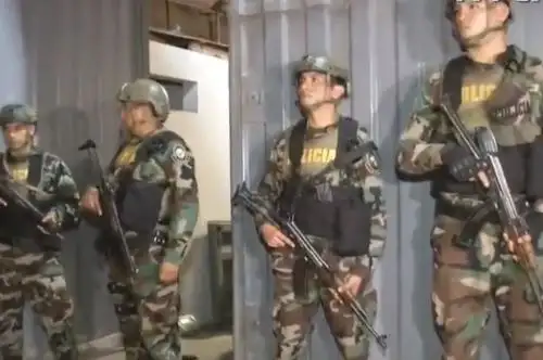 Policía incauta cerca de 900 kilos de cocaína en San Juan de Lurigancho. Foto: ANDINA/Captura TV..