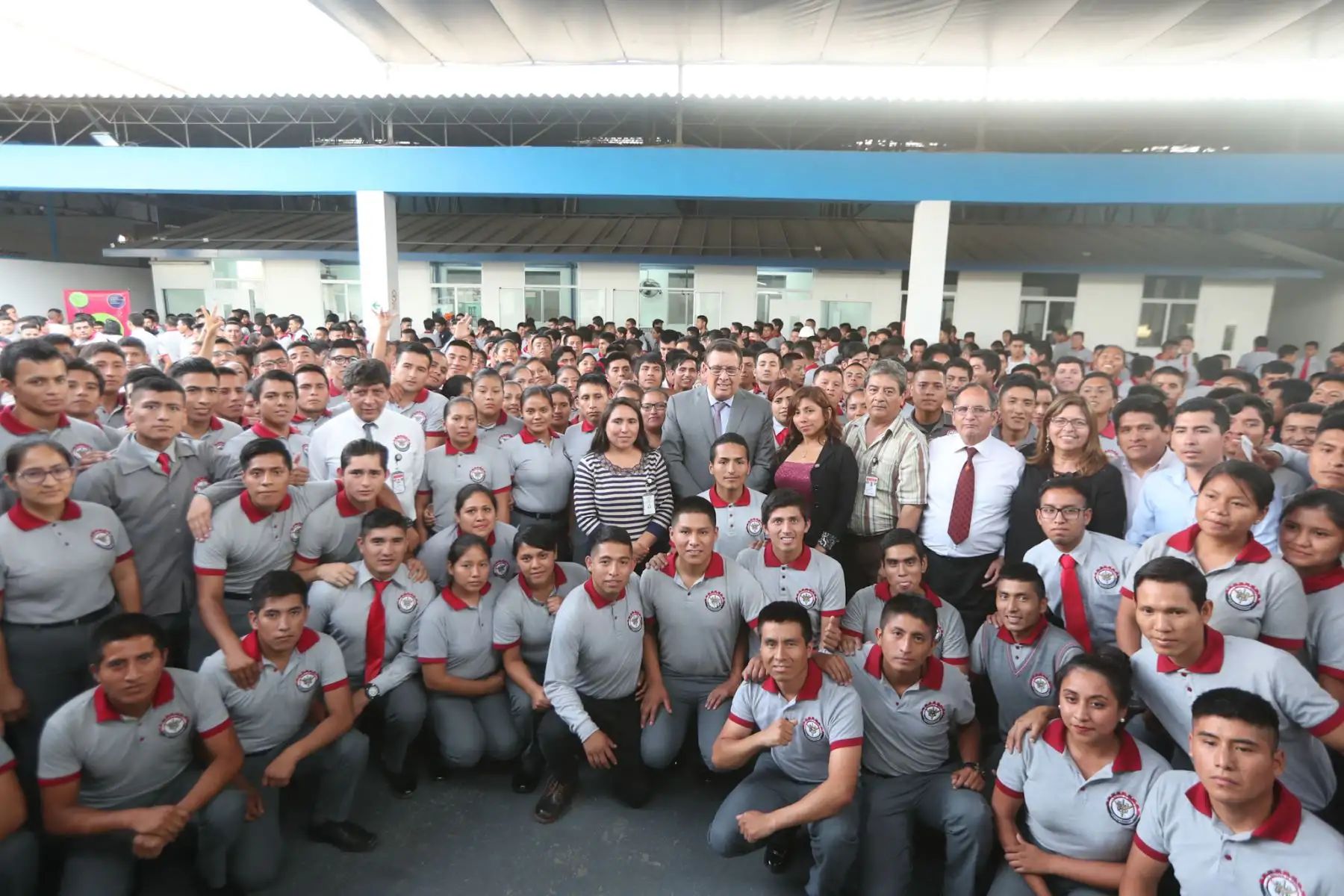 El ministro de Defensa, José Huerta visitó el Instituto de Educación Superior Tecnológico Público de las Fuerzas Armadas. Foto: ANDINA/Ministerio de Defensa