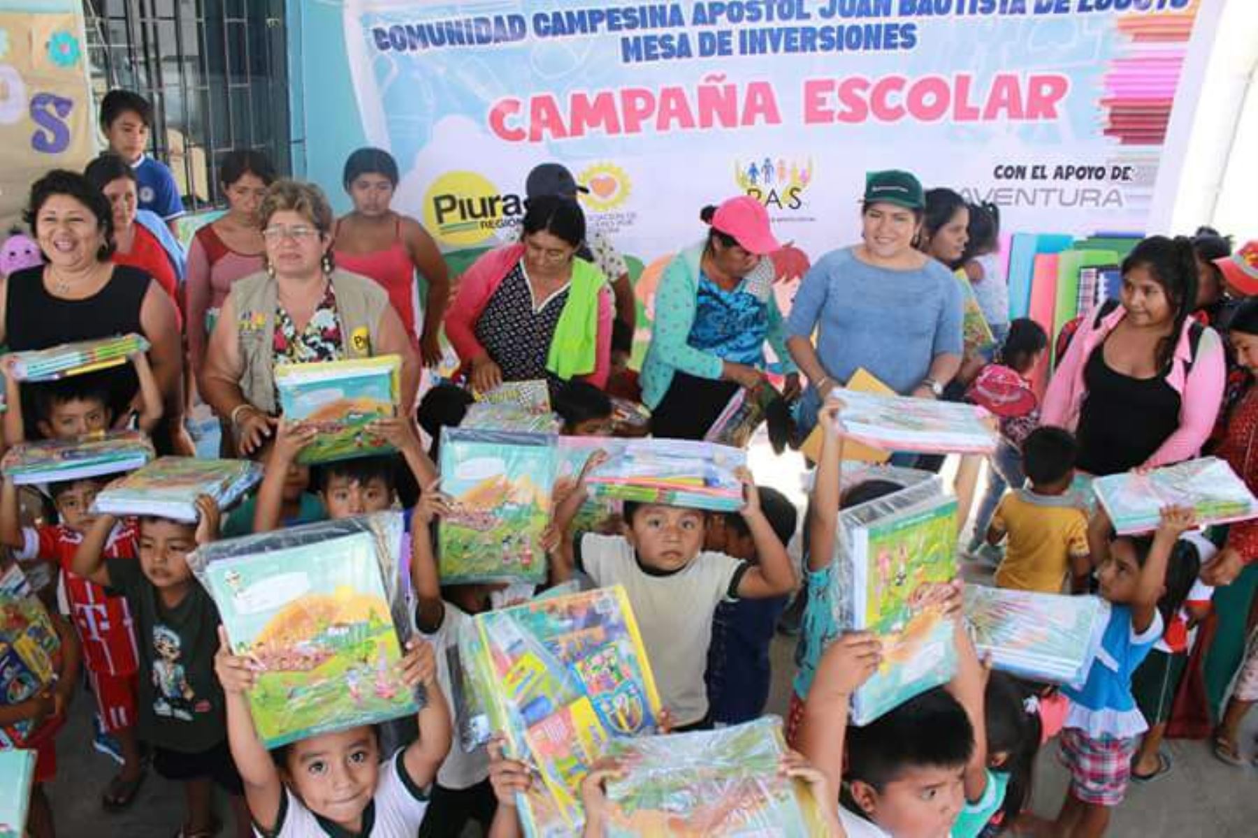 Entregan paquetes escolares a 2,500 niños de Tambogrande, en Piura. ANDINA/Difusión