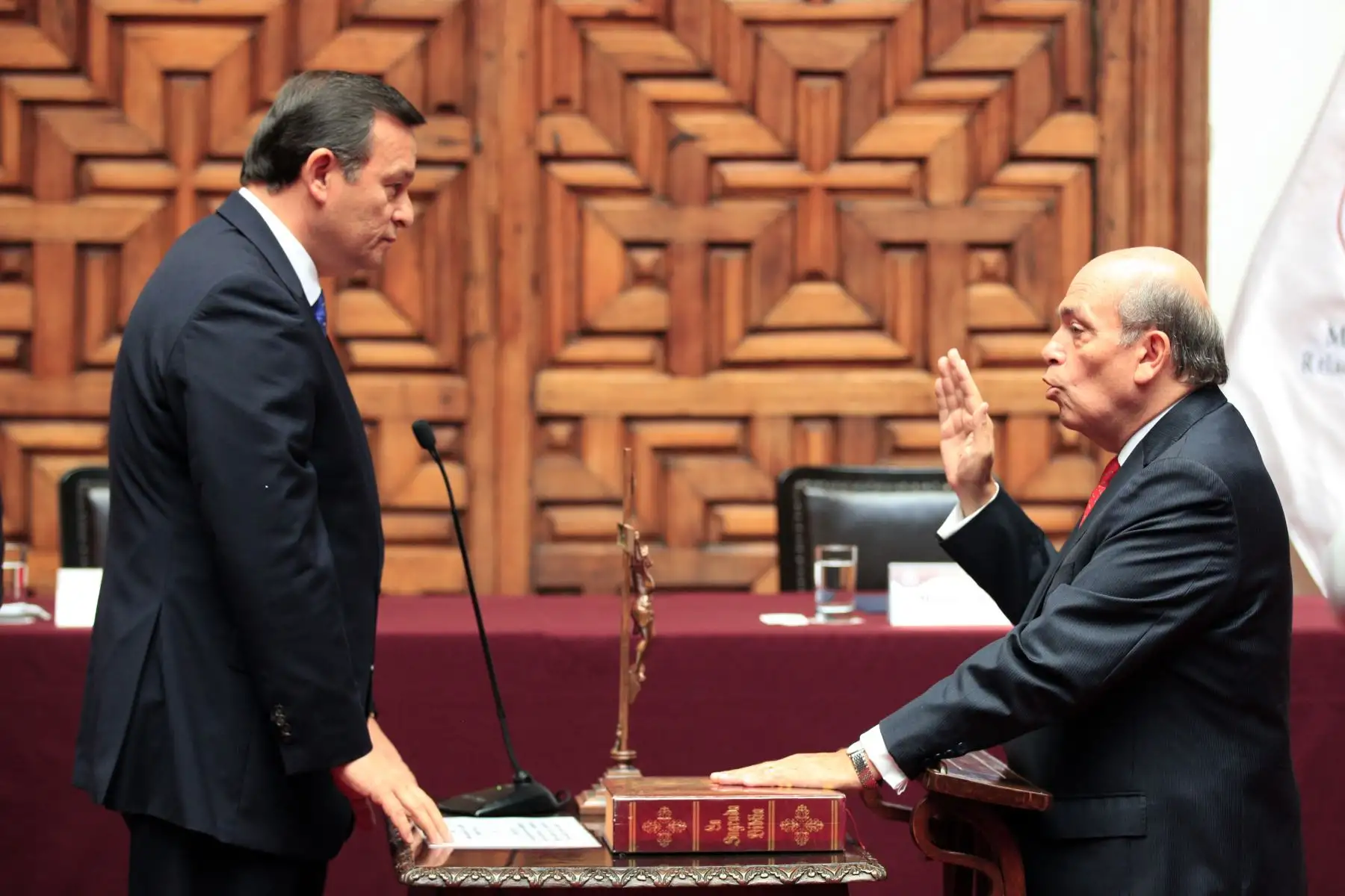 Ministro de Relaciones Exteriores Néstor Popolizio toma juramento al Vice Canciller Hugo de Zela. Foto: ANDINA/Dante Zegarra