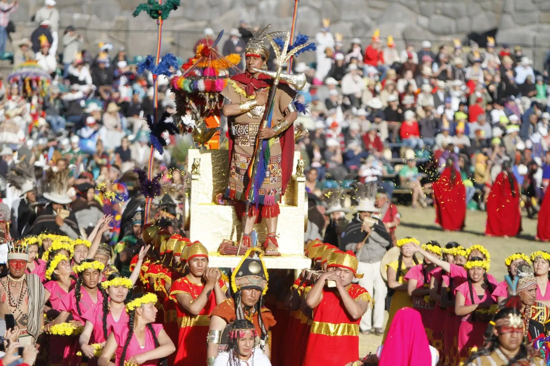 Las fiestas jubilares de Cusco, además del Inti Raymi, incluyen presentaciones culturales, pasacalles, exposiciones, homenajes y festivales folclóricos y gastronómicos, entre otros,ANDINA/Percy Hurtado Santillán