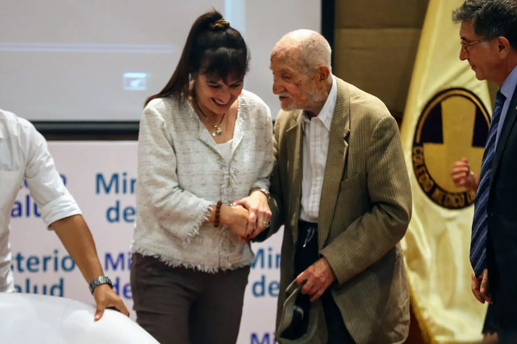 Como parte de la ceremonia se reconoció al DR. David Tejada de Rivero, único médico peruano condecorado por la OPS. Foto: ANDINA/Luis Iparraguirre