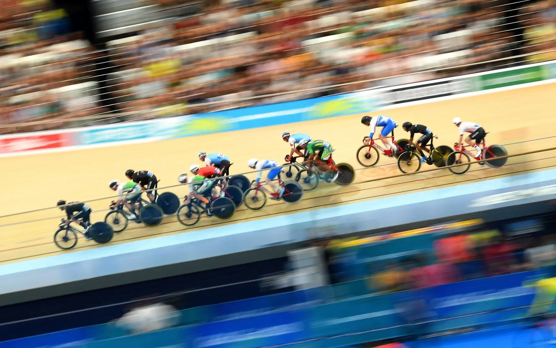 Carrera de 15 km masculino de ciclismo de pista en los XXI Juegos de la Commonwealth en el Velódromo Anna Meares en Brisbane, Australia.Foto:EFE