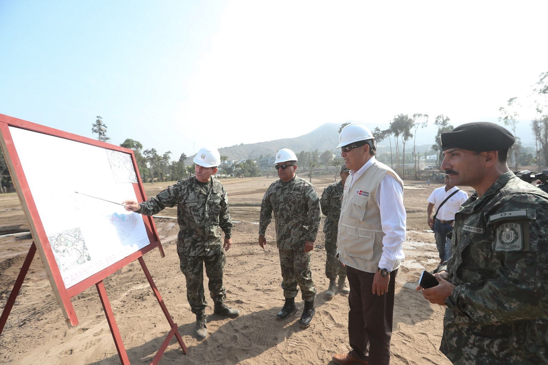 Ministro de Defensa, José Huerta, destacó apoyo del Ejército a Juegos Panamericanos Lima 2019.