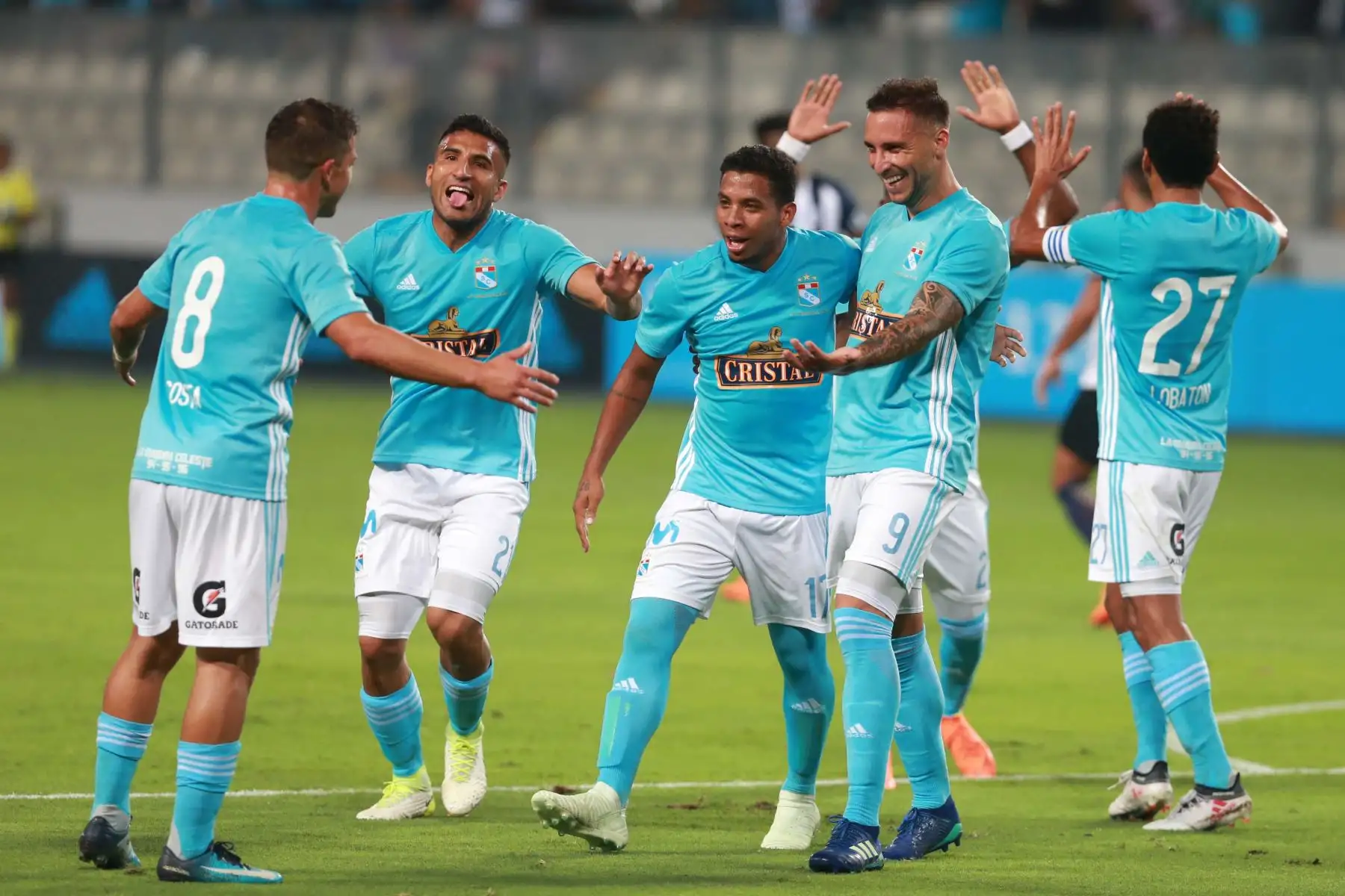 Emanuel Herrera anota el segundo gol del partido ante Alianza Lima. Foto: ANDINA/Vidal Tarqui