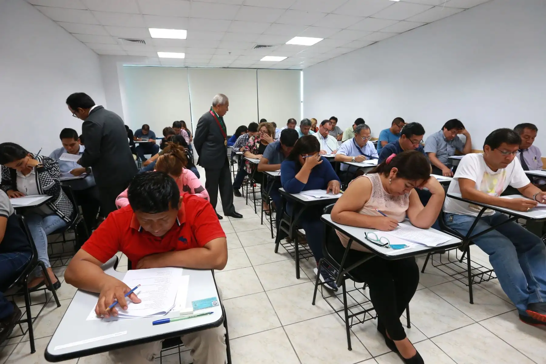 Examen  para aspirantes a jueces y fiscales .Foto: ANDINA/Norman Córdova