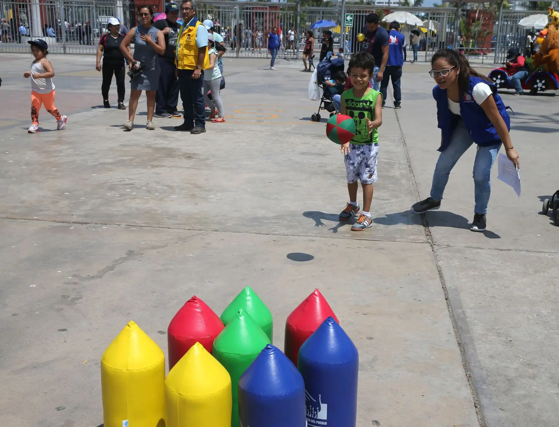 Defensoría  del Pueblo realizo actividades por el Día de la Niñez , en el parque de las leyendas .Foto: ANDINA/Norman Córdova