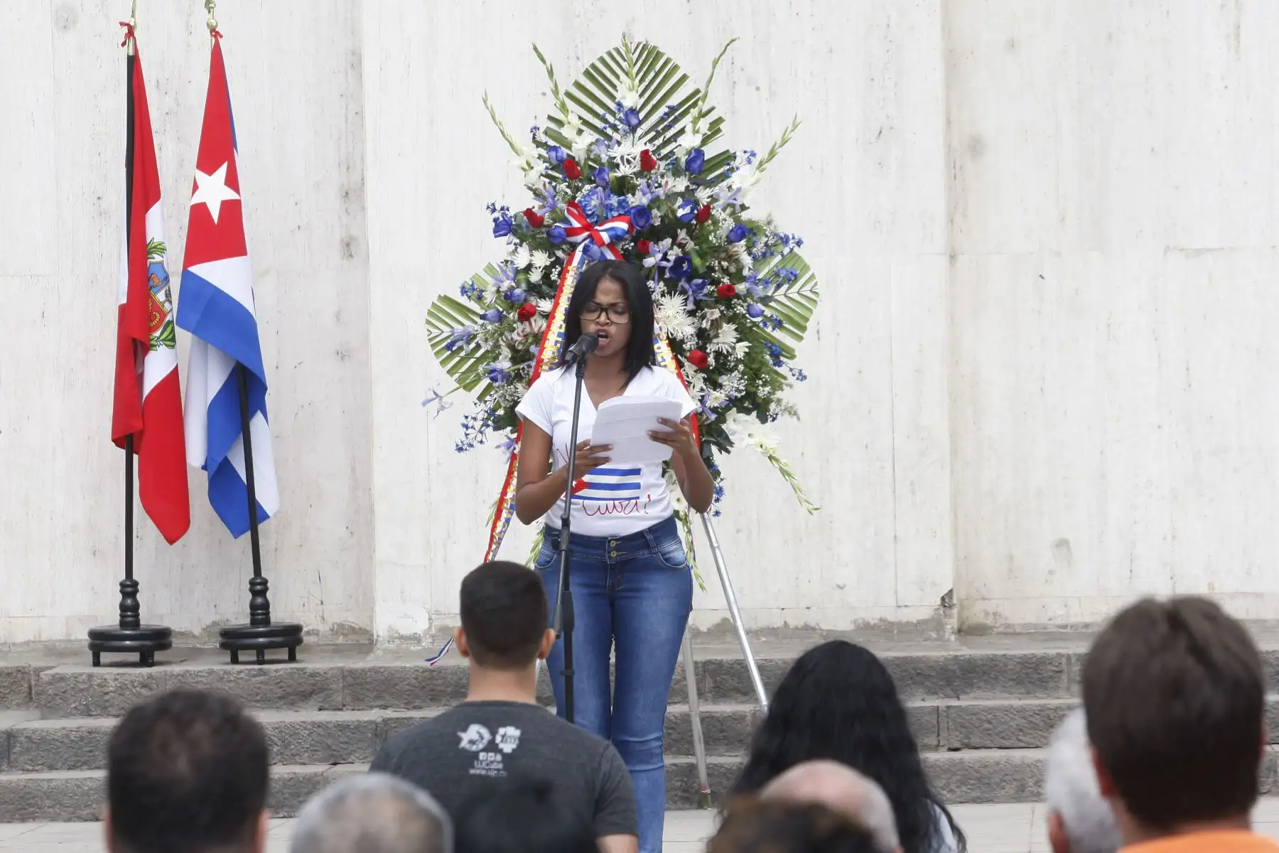 La delegación cubana realiza colocación de una ofrenda floral en el Monumento a los Próceres y Precursores de la Independencia en el marco de la VIII Cumbre de las Américas.  Foto:ANDINA/Eddy Ramos