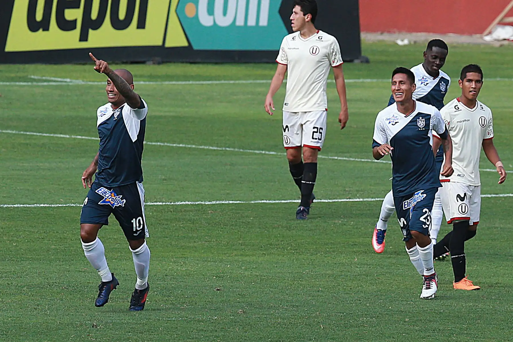 Universitario y San Martín igualaron 2 - 2 en el Estadio Monumental. Foto: ANDINA/Vidal Tarqui