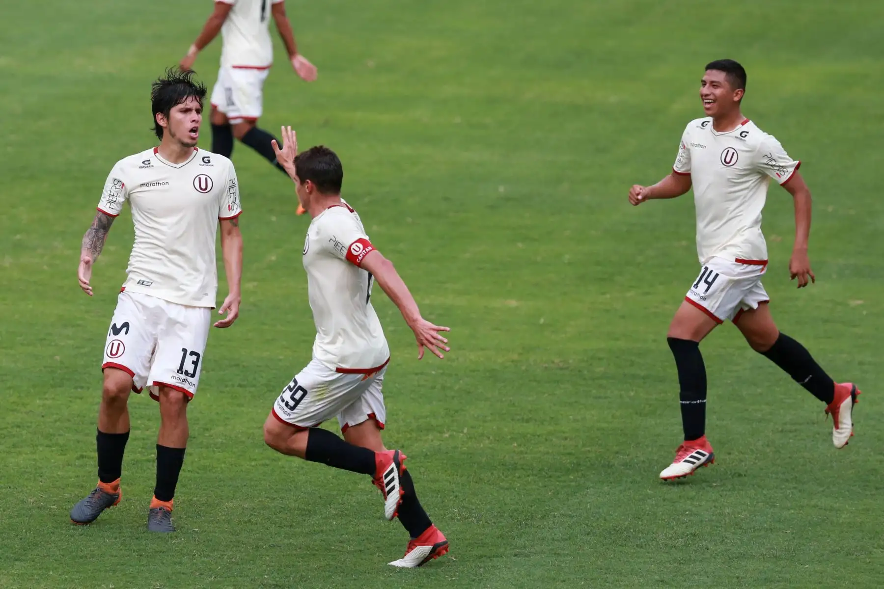 Universitario y San Martín igualaron 2 - 2 en el Estadio Monumental. Foto: ANDINA/Vidal Tarqui