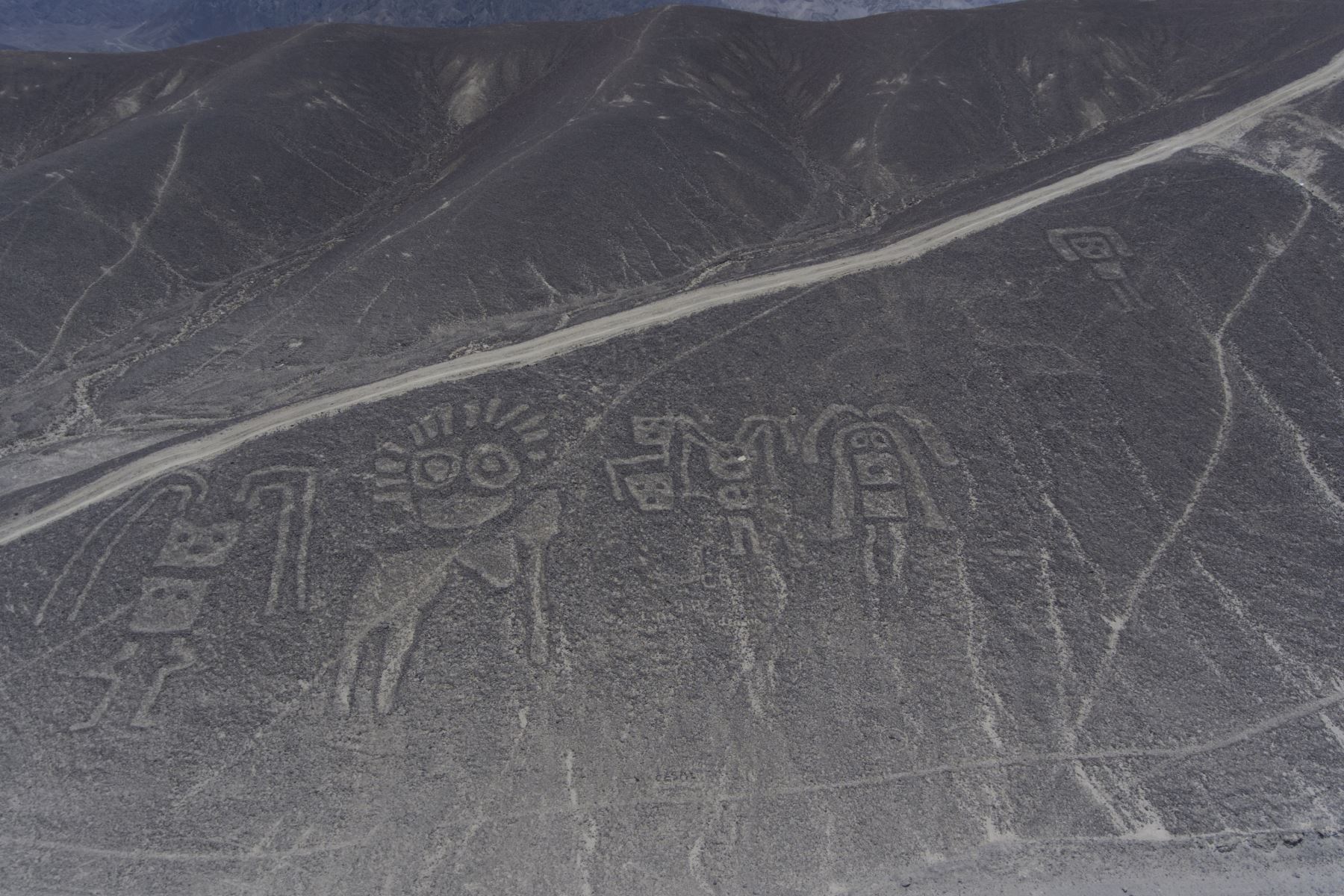Geoglifos de Llipata, es un conjunto de geoglifos donde resalta el Dios Oculado, una divinidad Paracas y que se aprecian desde la carretera Panamerica Sur.
Foto: Cortesía/ Genry Emerson Bautista