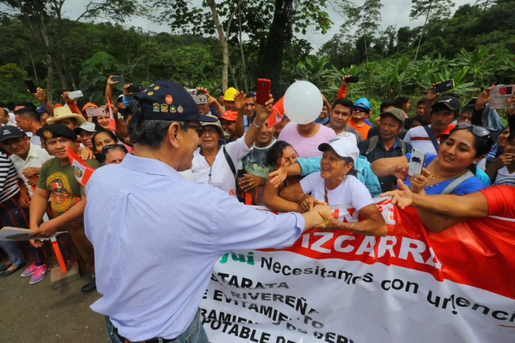 Jefe de Estado inspecciona obras de rehabilitación y mejoramiento de la carretera Tocache – Juanjui, en la región San Martín. Foto: ANDINA/ Prensa Presidencia