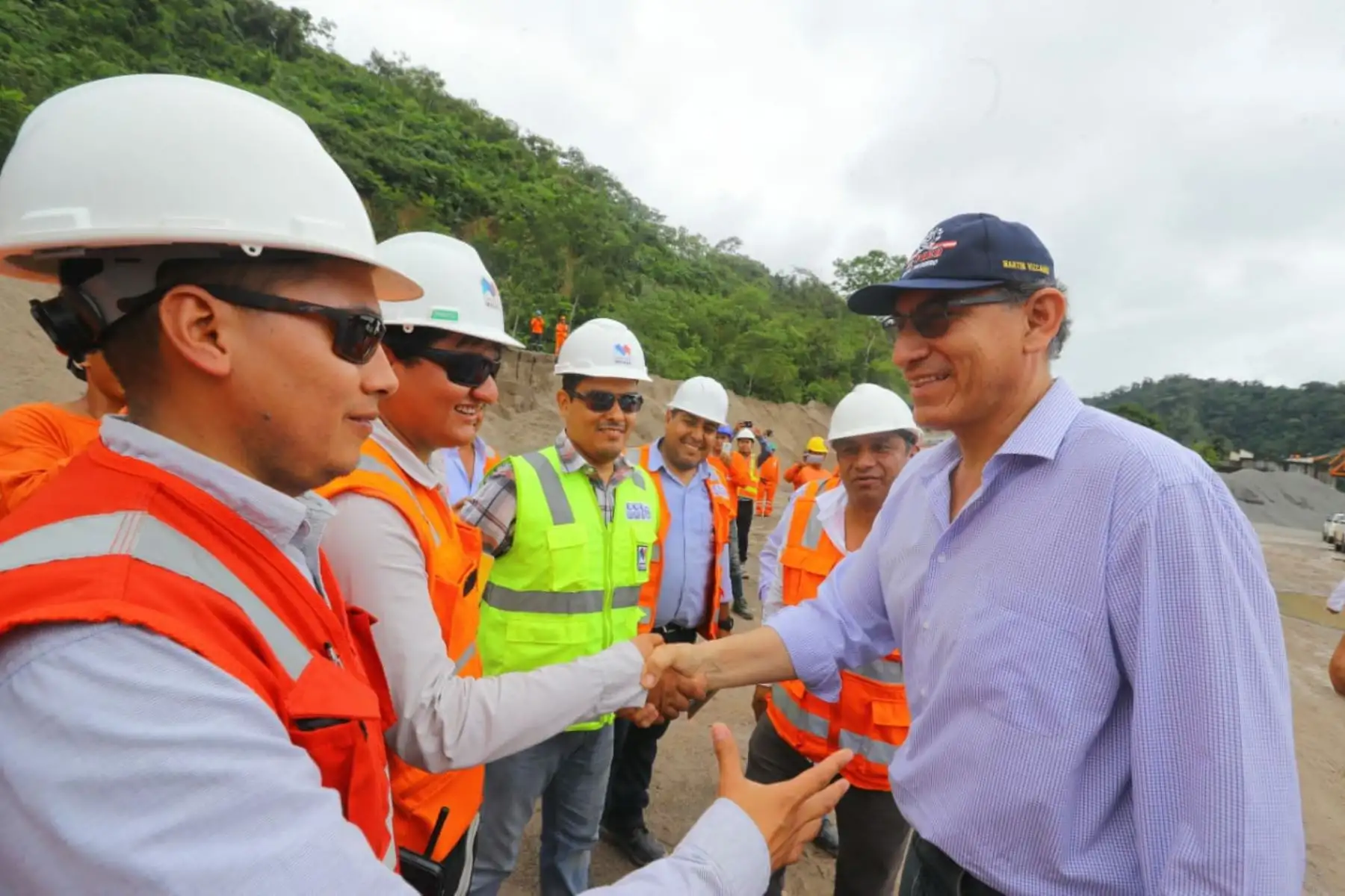 Jefe de Estado inspecciona obras de rehabilitación y mejoramiento de la carretera Tocache – Juanjui, en la región San Martín. Foto: ANDINA/ Prensa Presidencia