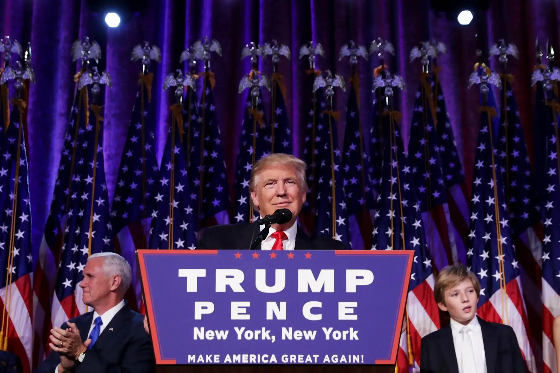 Donald Trump derrotó a la candidata presidencial demócrata Hillary Clinton para convertirse en el 45º presidente de los Estados Unidos el 9 de noviembre de 2016. Foto: AFOP