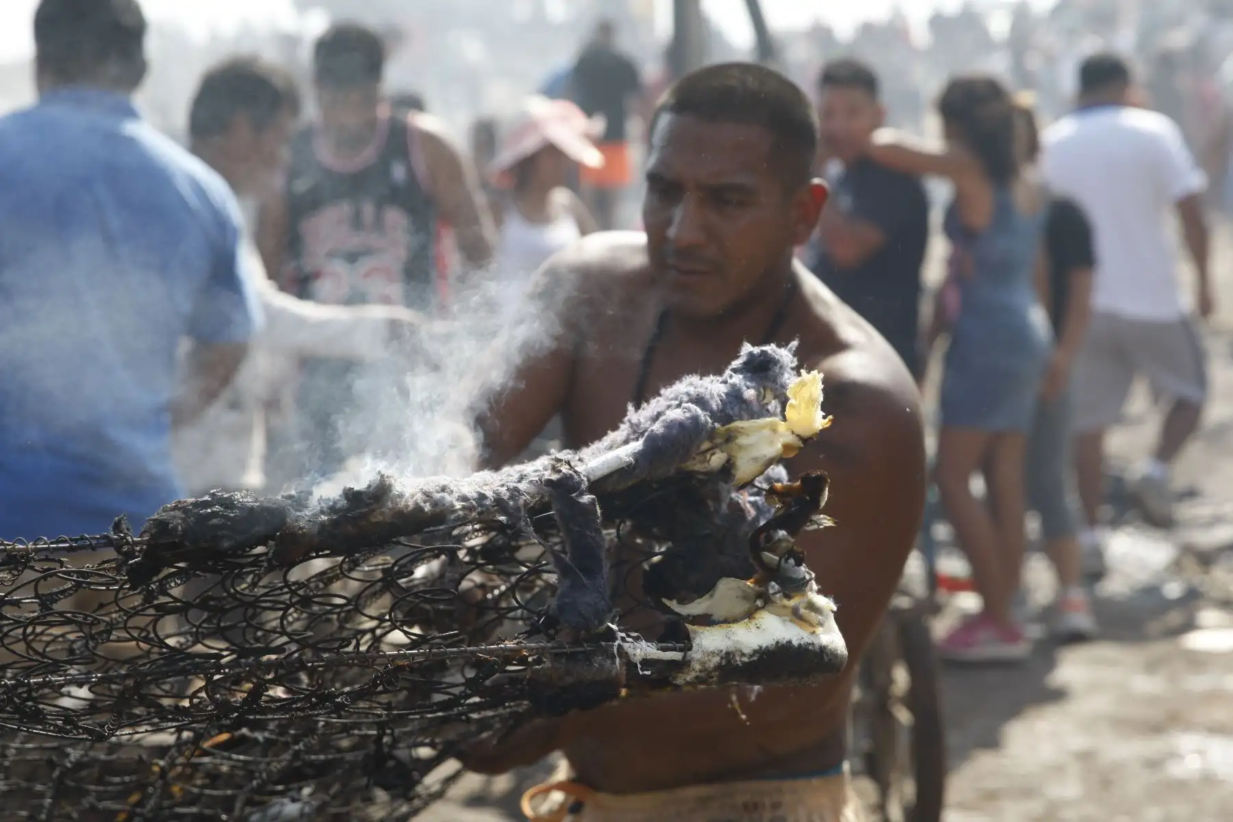 Devastador incendio en el Asentamiento Humano Tiwinza en el Callao . Foto: ANDINA/Eddy Ramos.