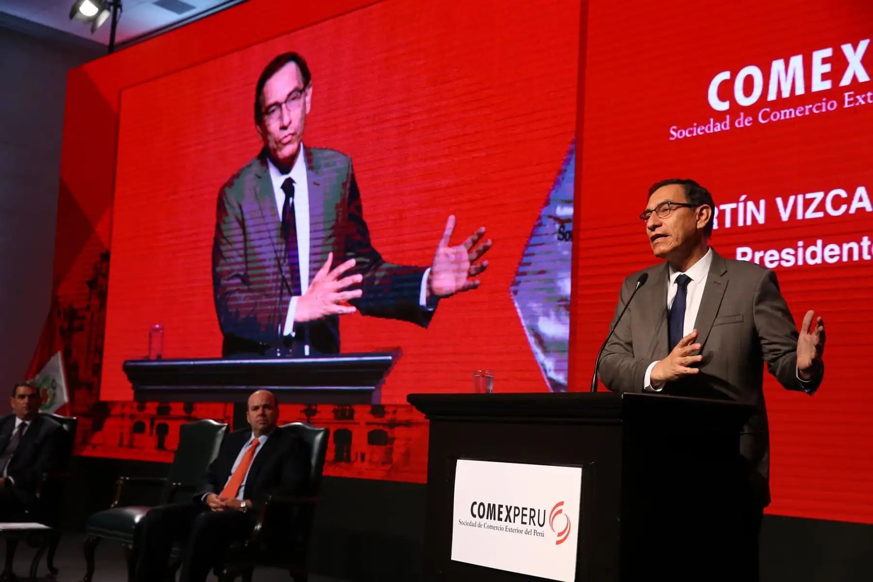 El presidente Martín Vizcarra participa en la ceremonia de cambio del consejo directivo de ComexPeru.Foto: ANDINA/Prensa Presidencia