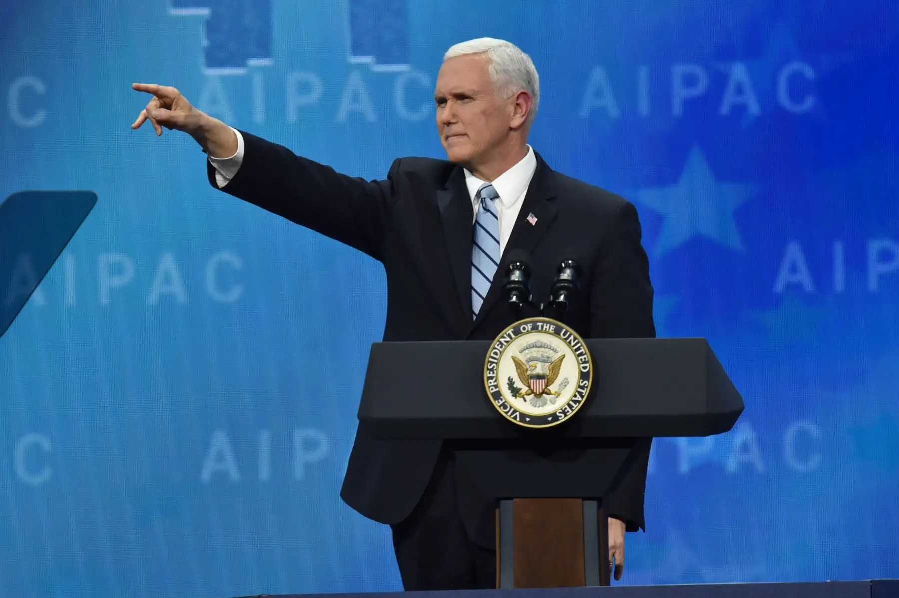El vicepresidente de EE. UU., Mike Pence, se dirige a la conferencia de política del Comité de Asuntos Públicos de Estados Unidos. Foto: AFP