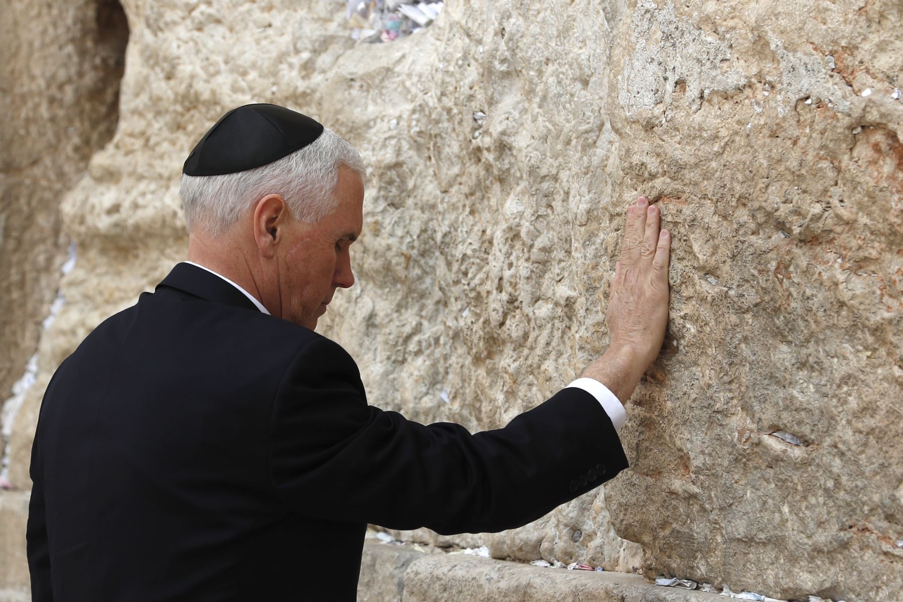 El vicepresidente de los EE. UU. Mike Pence visita el Muro de los Lamentos de Jerusalén el 23 de enero de 2018.Foto: AFP