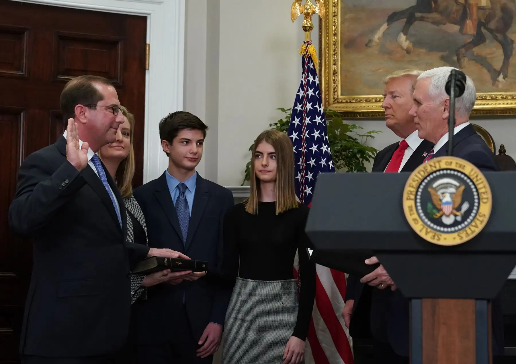 El vicepresidente de EE. UU. Mike Pence, juramenta en la Sala Roosevelt de la Casa Blanca en enero 29, 2018 en Washington, DC. Foto: AFP