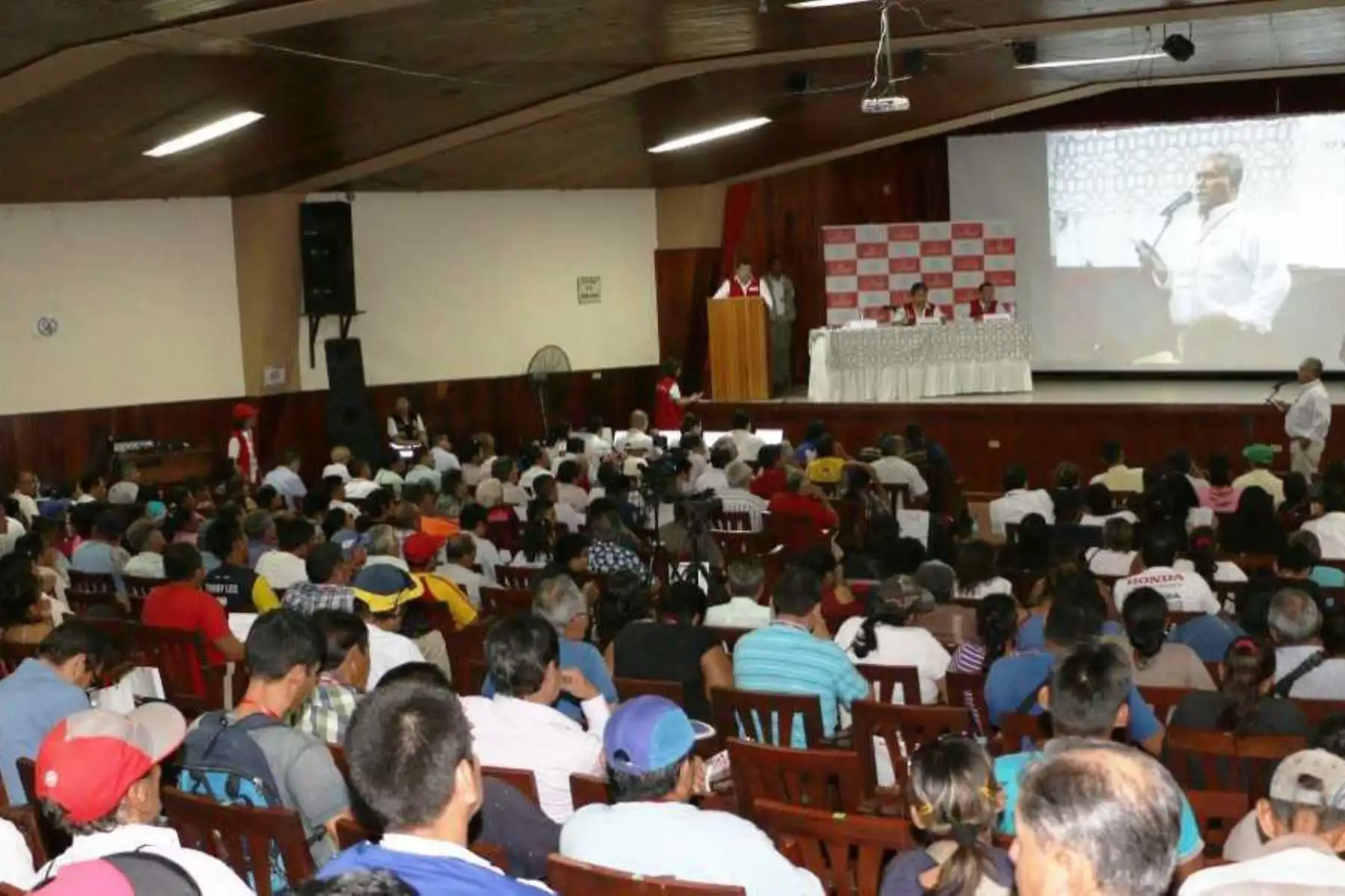 La Contraloría General de la República realizará el 18, 19 y 20 de abril audiencias públicas regionales en Piura, Lambayeque y La Libertad, respectivamente, con la finalidad de promover la participación ciudadana en el ejercicio del control gubernamental.