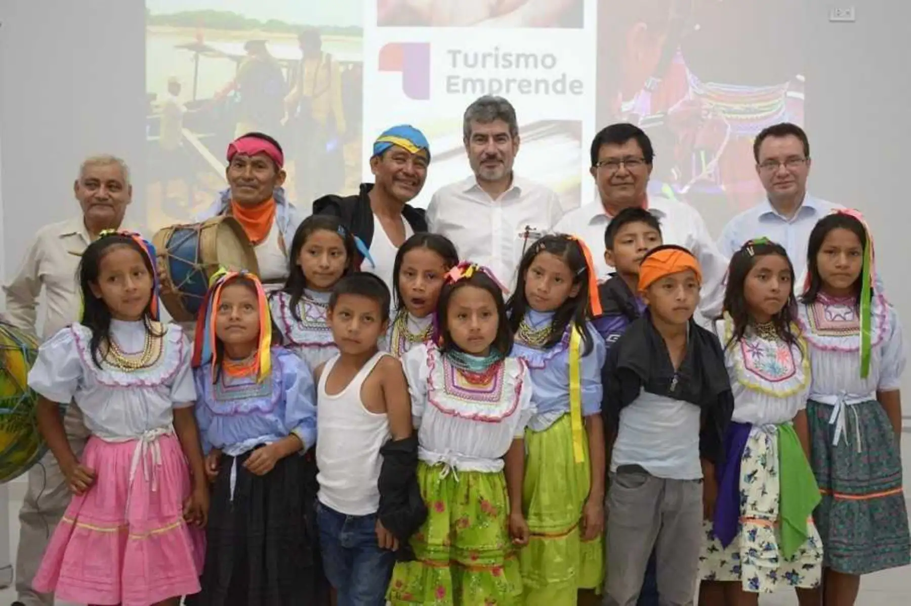 El ministro de Comercio Exterior y Turismo, Roger Valencia, anunció hoy el inicio de la segunda convocatoria del Programa “Turismo Emprende”, a través del cual se entregarán S/ 2.5 millones para financiar nuevos emprendimientos turísticos en el Perú, así como fortalecer aquellos pequeños negocios que se encuentran en marcha.