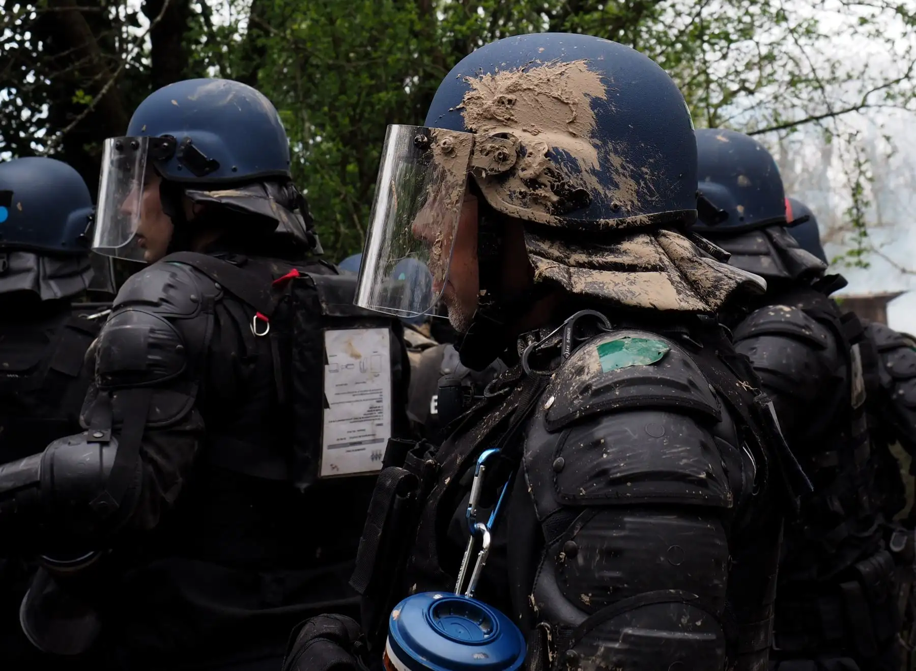 La policía ha respondido con gas lacrimógeno para dispersar la protesta. Al menos cuatro personas han sido detenidas en los disturbios. Foto: AFP