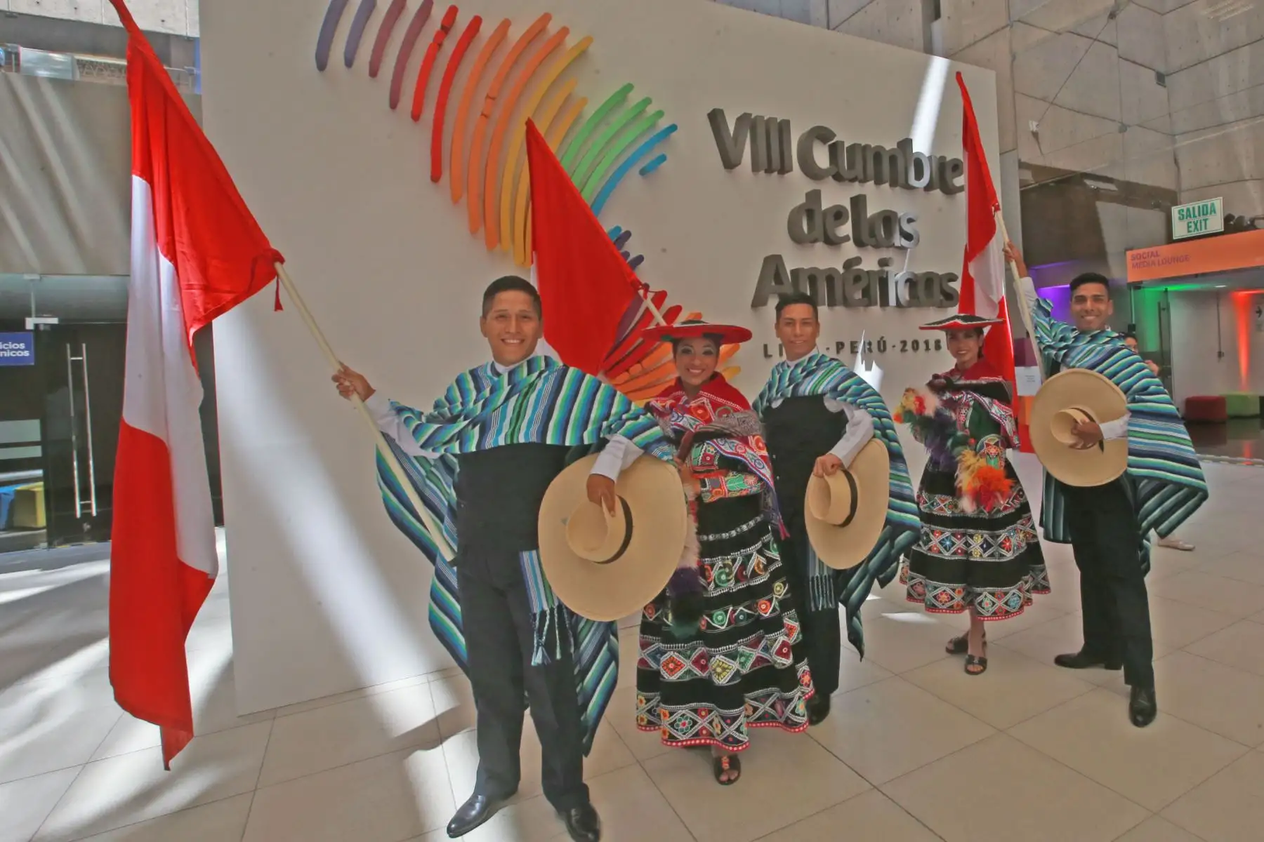 Bienvenida con bailes y gastronomía a los periodistas extranjeros, en el marco de la VIII Cumbre de las Américas 2018 .Foto: ANDINA/ jhony Laurente