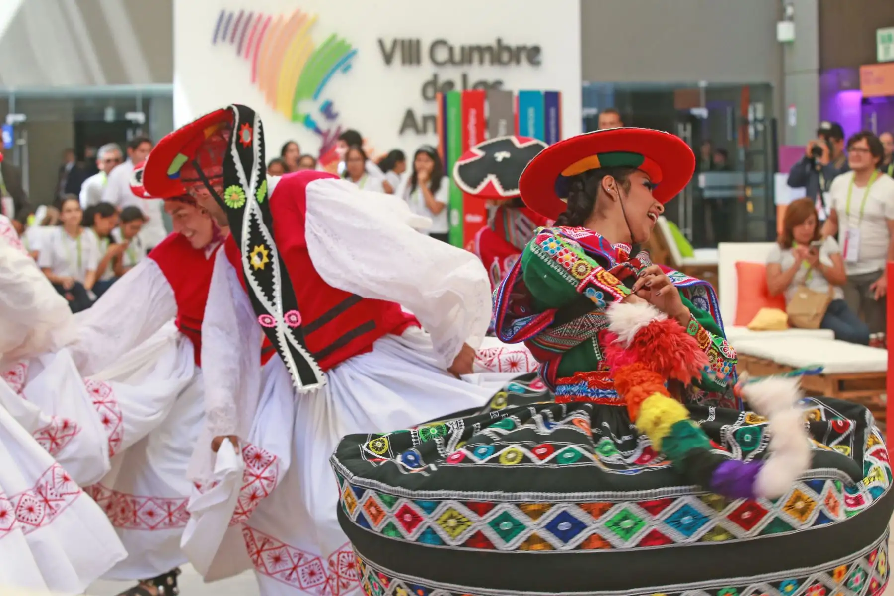 PromPerú da la bienvenida con bailes y gastronomía a los periodistas extranjeros, en el marco de la VIII Cumbre de las Américas 2018. Foto: ANDINA/ Jhony Laurente