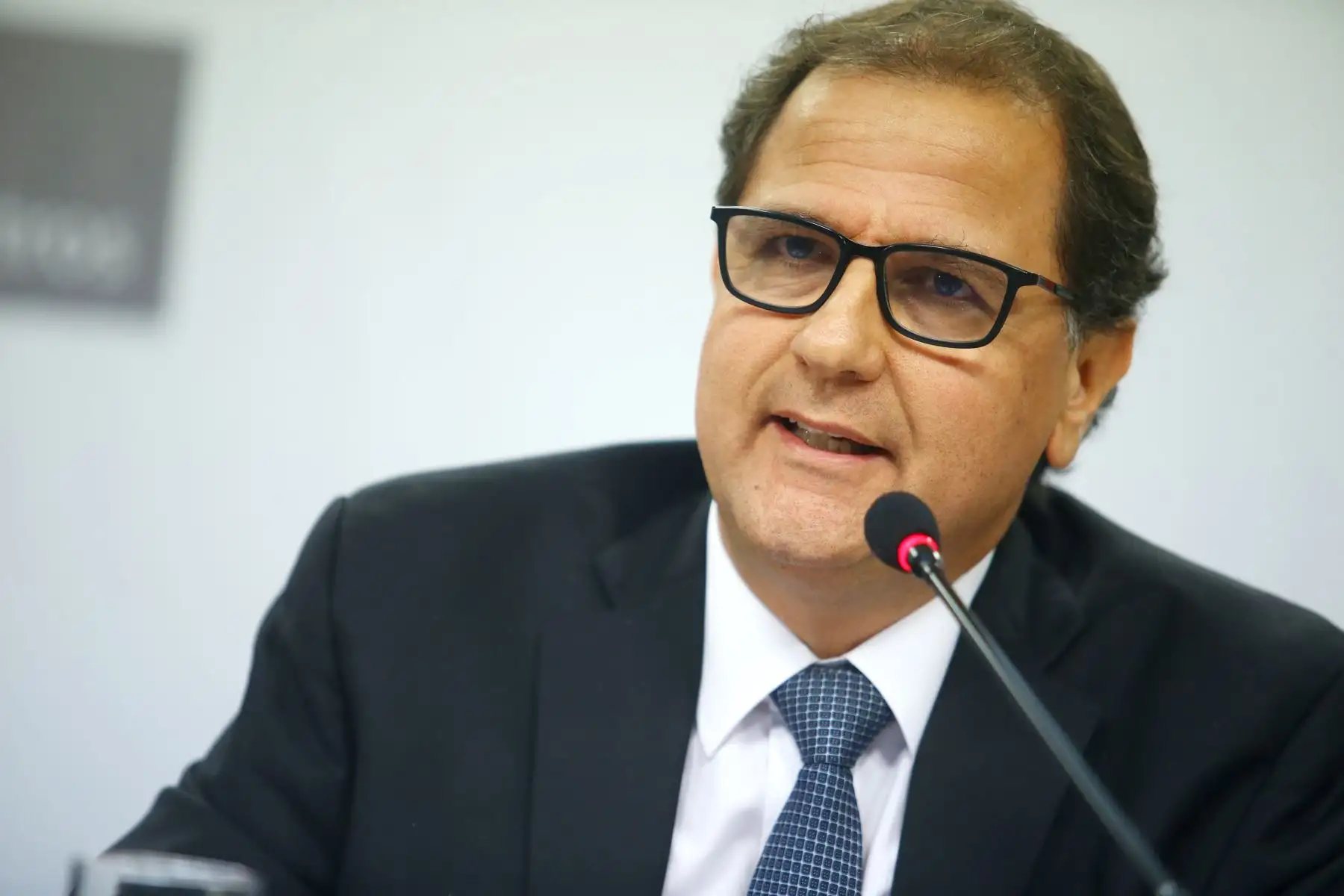 Ministro de Energía y Minas, Francisco Ísmodes.  ANDINA/Melina Mejía