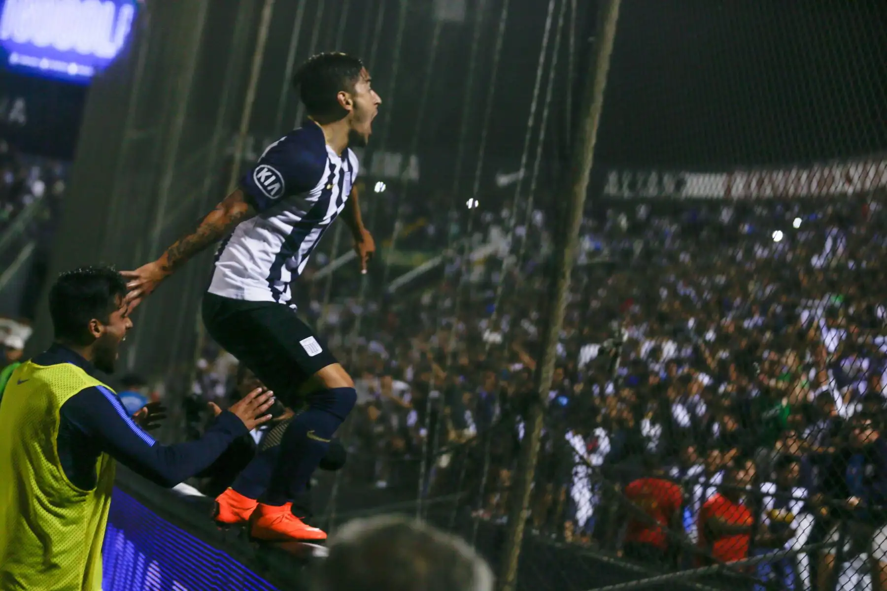 Alianza Lima derrota 2-0 a Universitario de Deportes. Foto: ANDINA/Carlos Lezama