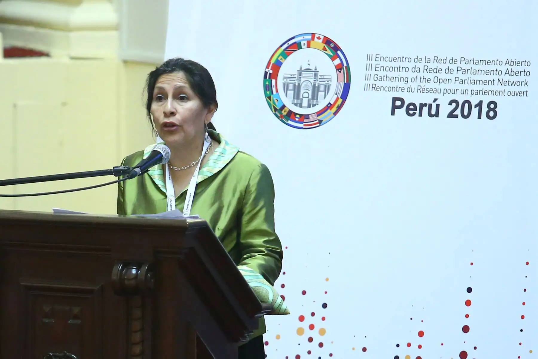 Senadora Rosa Gálvez durante su participación en el III Encuentro de ParlAméricas, que se realiza en el Congreso de la República en el marco de la VIII Cumbre de las Américas. Foto: ANDINA/Melina Mejía.