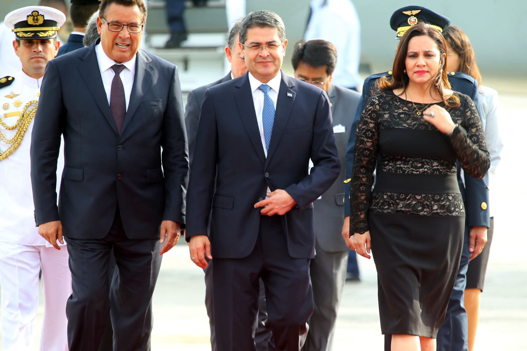 Llegada a Lima del presidente de Honduras, Juan Hernández para participar de La Cumbre de las Américas. Foto: ANDINA/Luis Iparraguirre