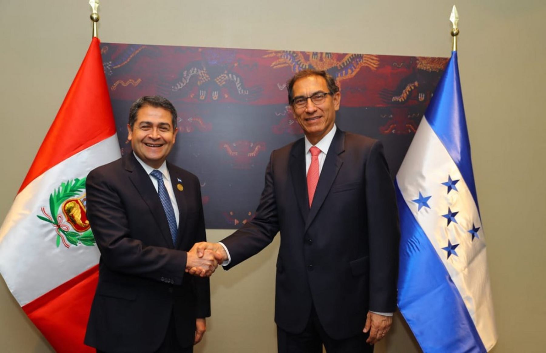 Presidente Martín Vizcarra se reunió con su homólogo de Honduras, Juan Orlando Hernández.
