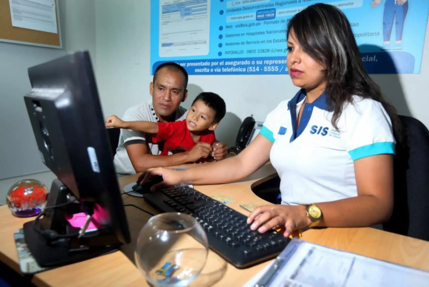 La cobertura financiera de los 588,554 afiliados al Seguro Integral de Salud (SIS) que reciben atención médica en los establecimientos hospitalarios en la región Huánuco está garantizada gracias a la suscripción de la adenda al Convenio de Compra de Servicios entre el SIS y el Gobierno Regional. ANDINA/Difusión