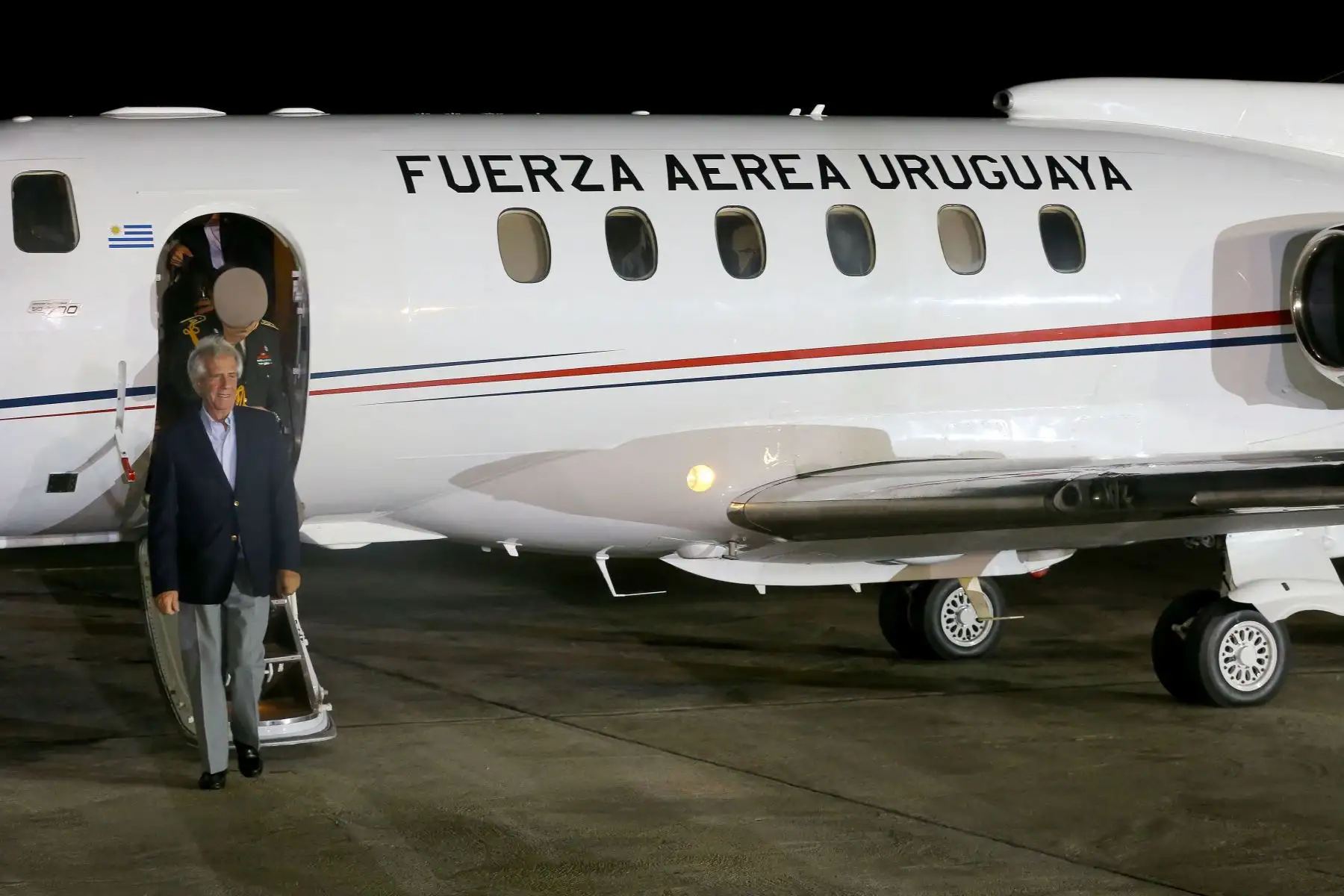 Llegada del presidente de Uruguay, Tabaré Vázquez, a Lima para participar en la VIII Cumbre de las Américas. Foto: ANDINA/Luis Iparraguirre.