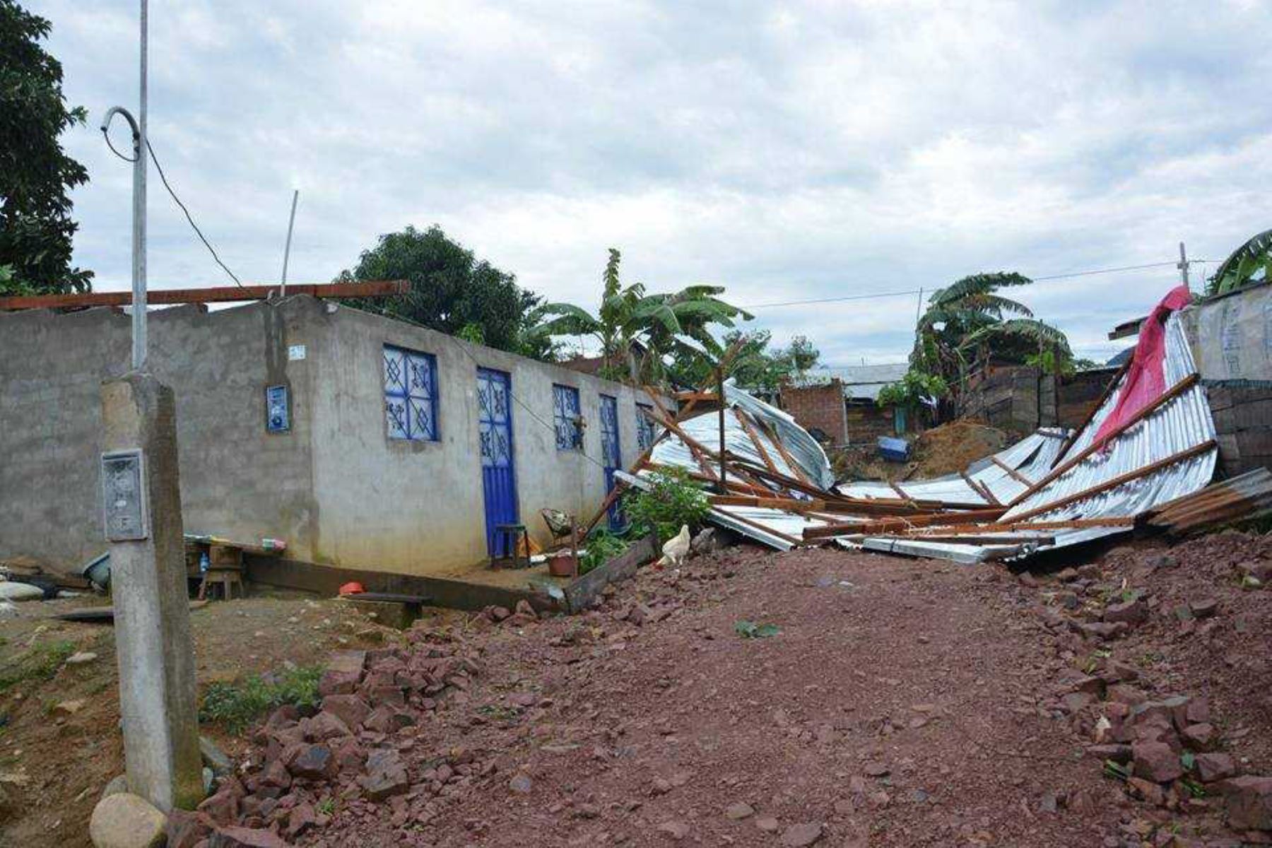 Una intensa lluvia acompañada de vientos huracanados afectó varias viviendas de comunidades rurales de los distritos de Mazamari y Pangoa, en la provincia de Satipo, región  Junín