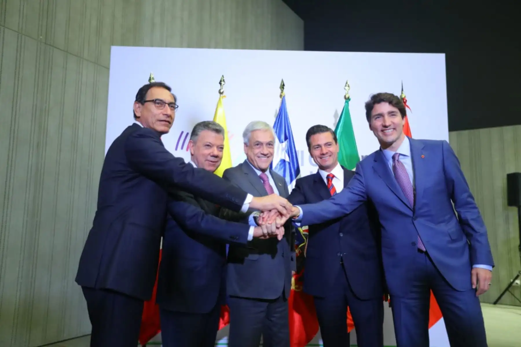 Fotografía oficial de los países que integran la Alianza del Pacífico y el primer ministro de Canadá, Justin Trudeau. Foto: ANDINA/Prensa Presidencia
