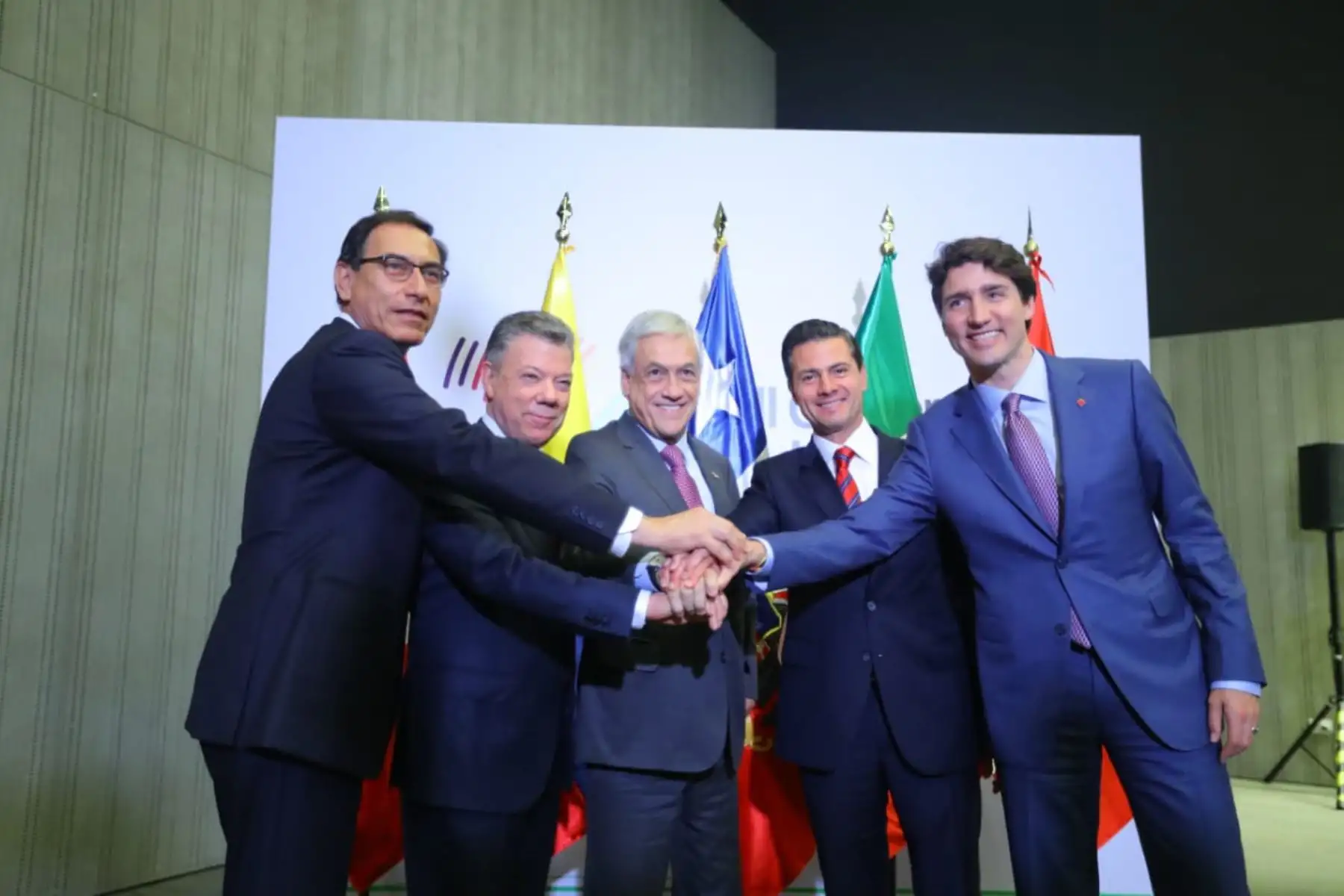 Fotografía oficial de los países que integran la Alianza del Pacífico y el primer ministro de Canadá, Justin Trudeau. Foto: ANDINA/Prensa Presidencia