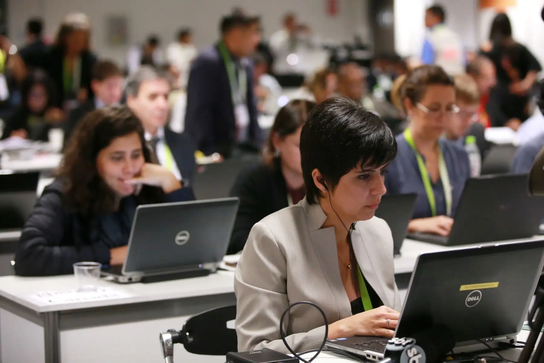 Periodistas extranjeros cubren las incidencias de la VIII Cumbre de Las Américas. Foto: ANDINA/Jhony Laurente