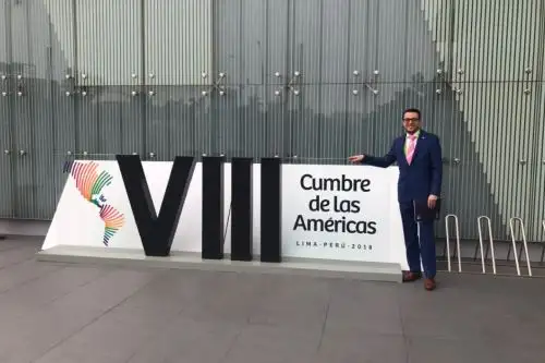 Representante de la embajada del Reino Unido en Lima, Colin Gray.