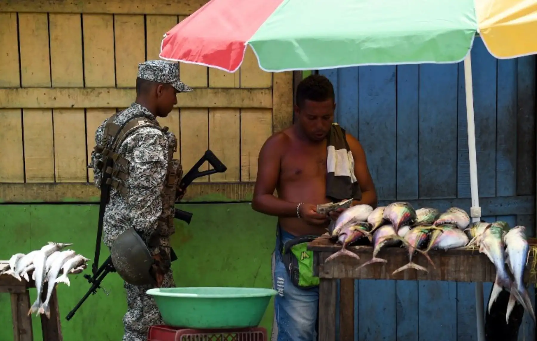 Colombia lanzó una operación militar contra renegados rebeldes colombianos que secuestraron y mataron a dos periodistas ecuatorianos y su conductor.Foto:AFP